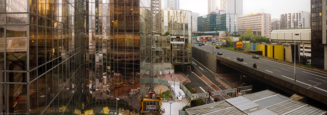 Les Miroirs, La Défense