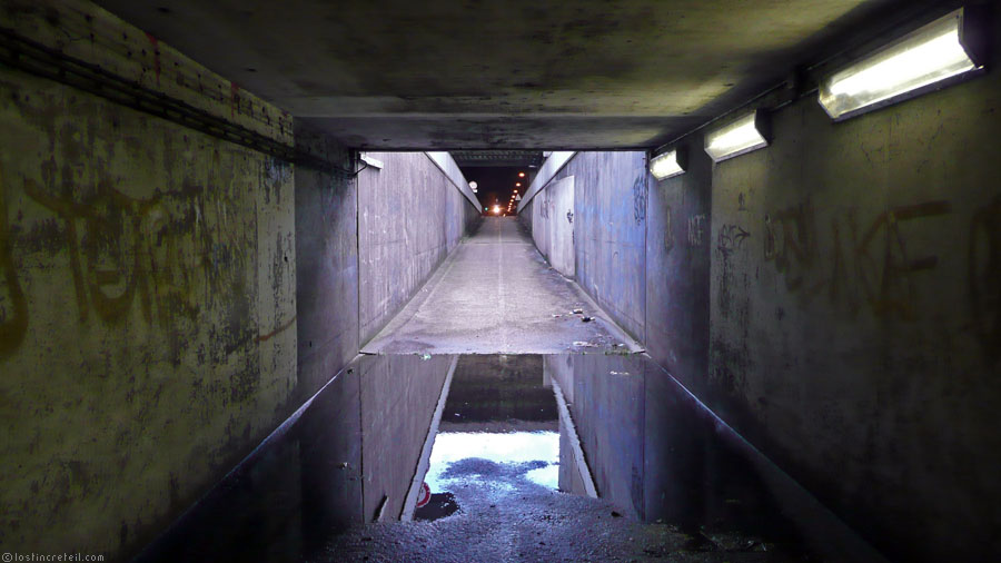 Bike path under Orly airport, south of Paris