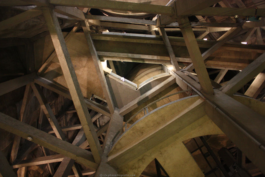 Inside the Grand Rocher (large rockery) of the Vincennes zoo, Paris