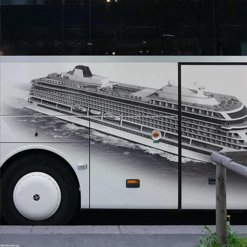 Bus-boat, Paris