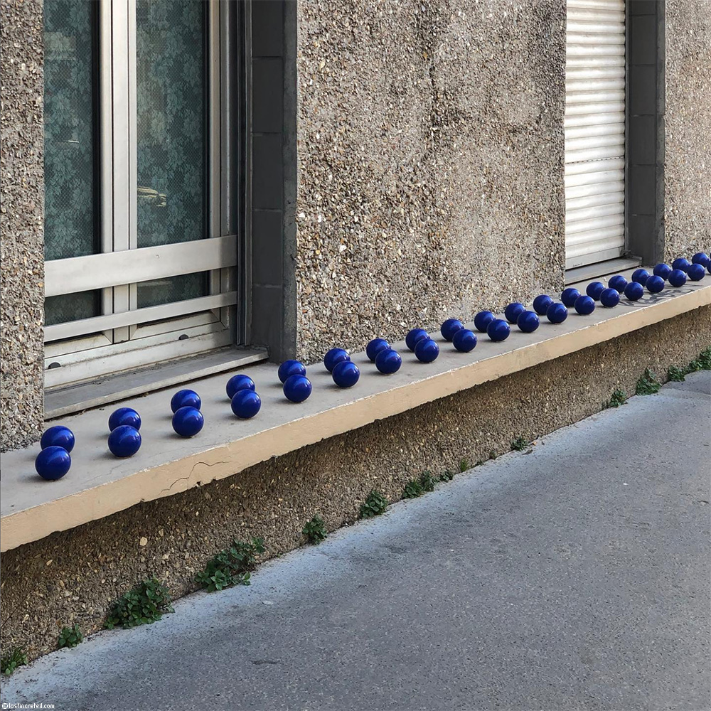 Homeless-proff blue balls, Paris