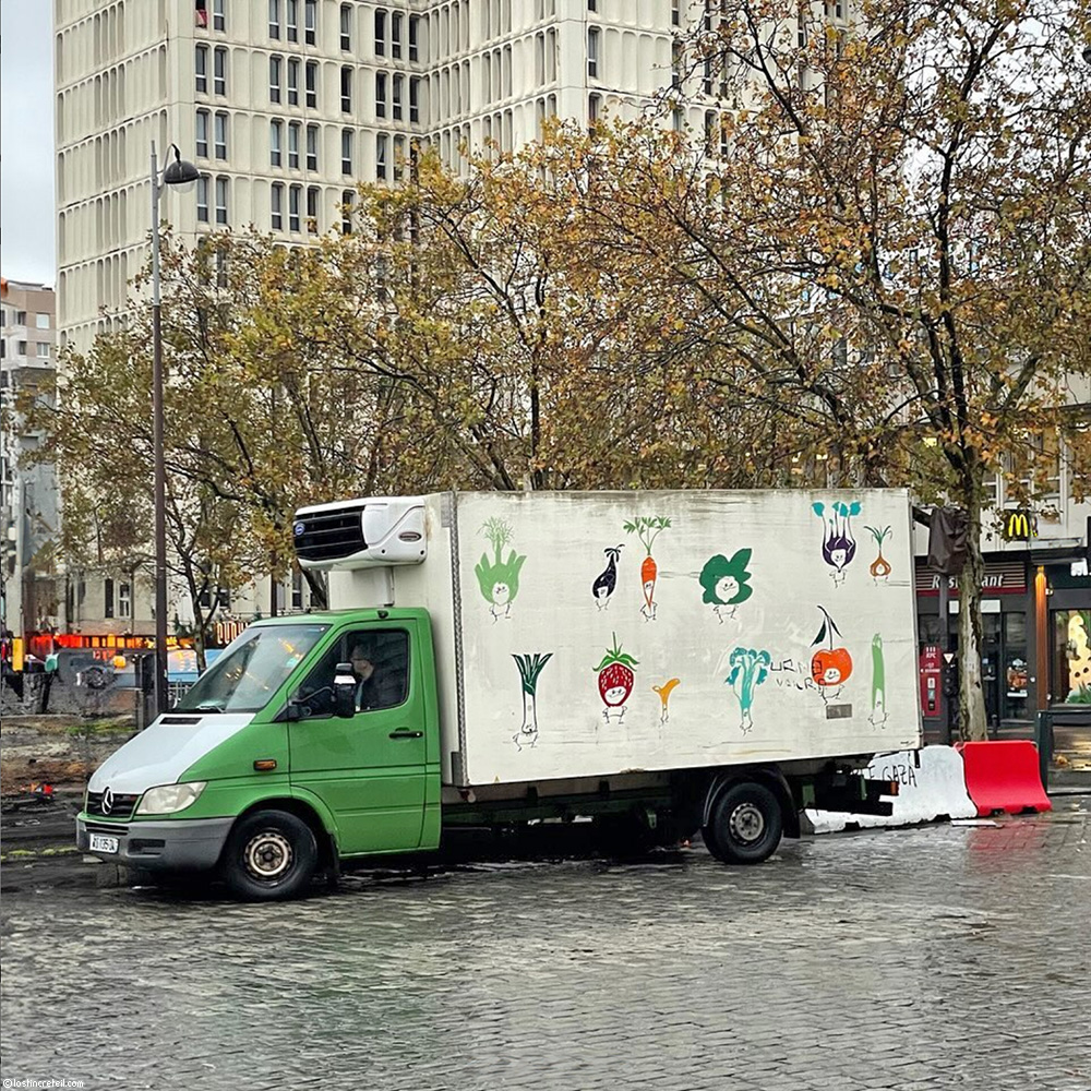 Truck, Place d'Italie, Paris