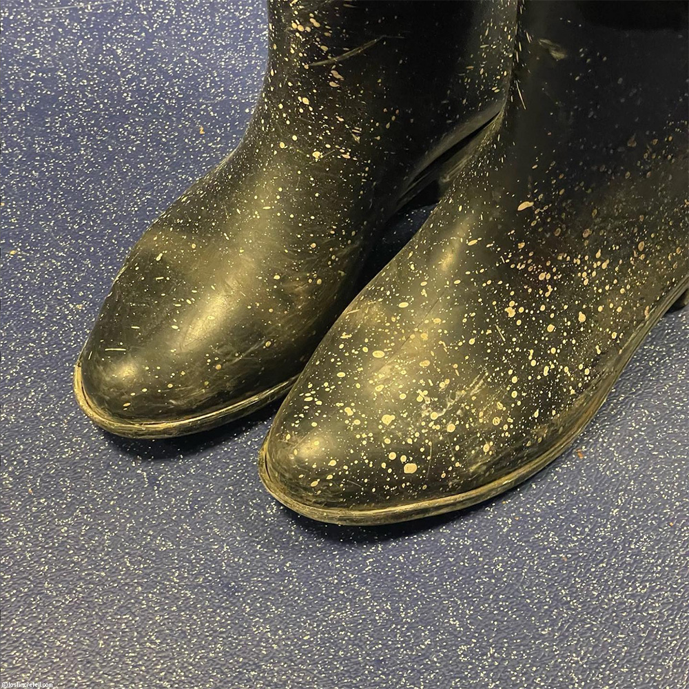 Fake dirty boots
