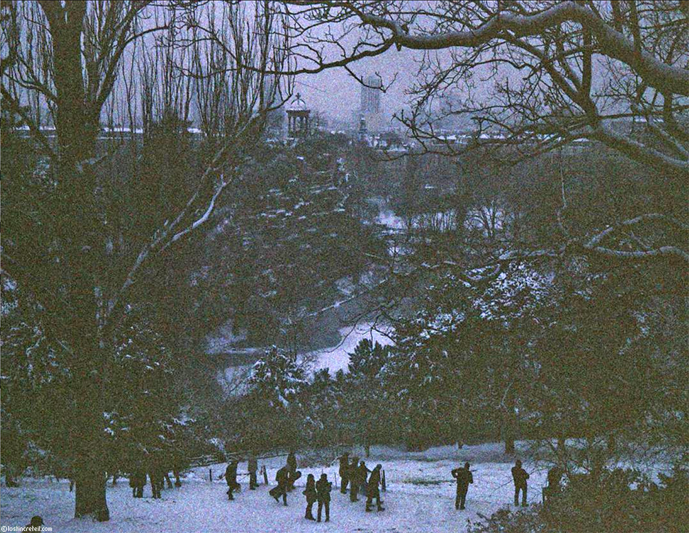 Sledging, Buttes-Chaumont park, Paris, 2012