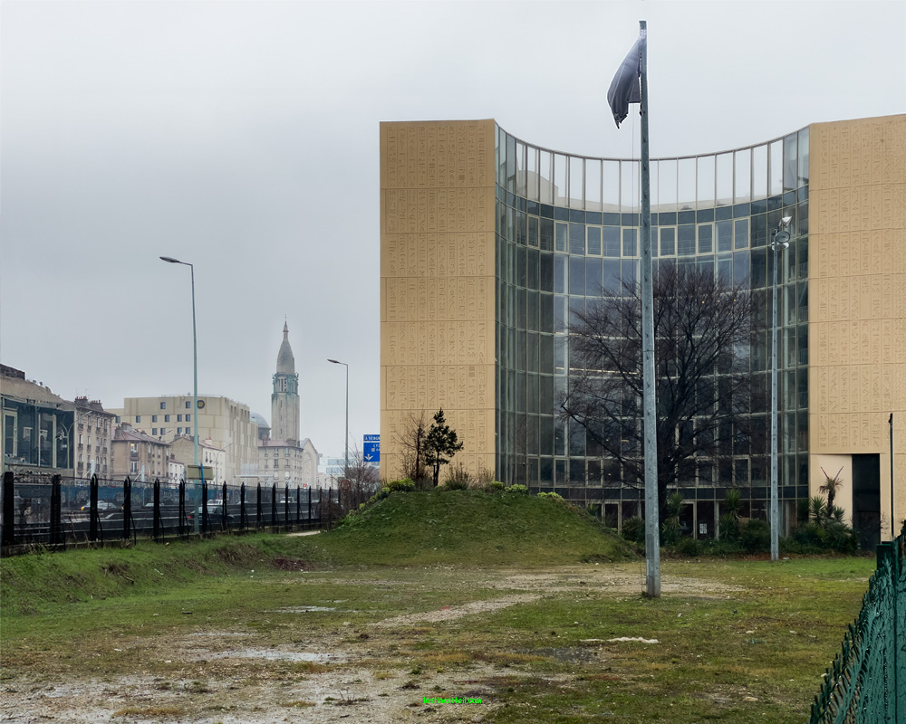 Lost in the Cité universitaire internationale