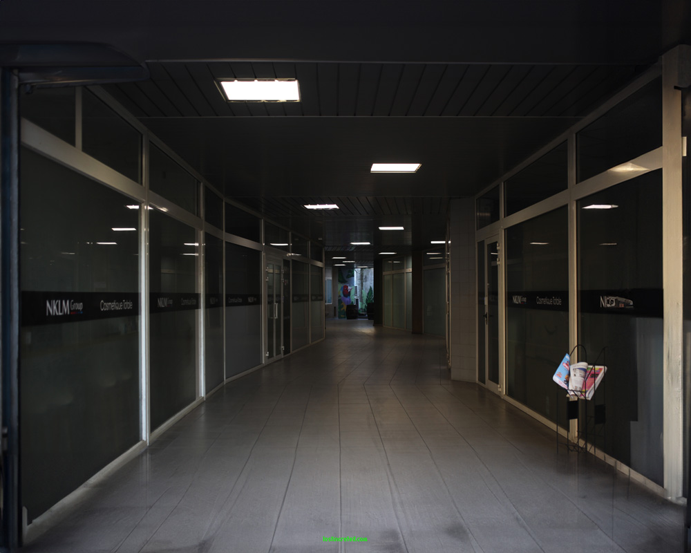 Empty shopping arcade - Valence