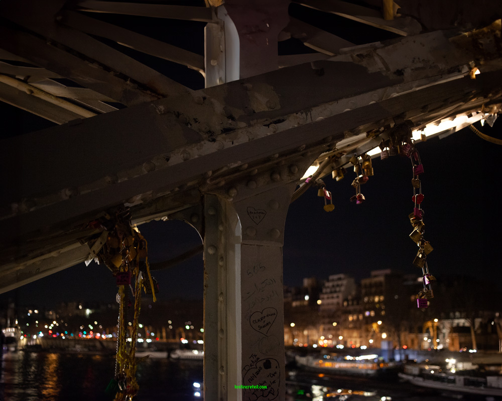 Paris Love Chains