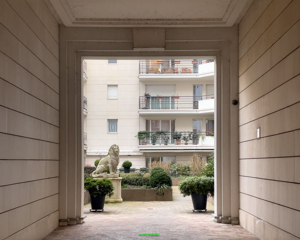 Lost in Paris