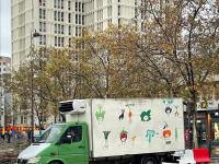 Truck, Place d'Italie, Paris